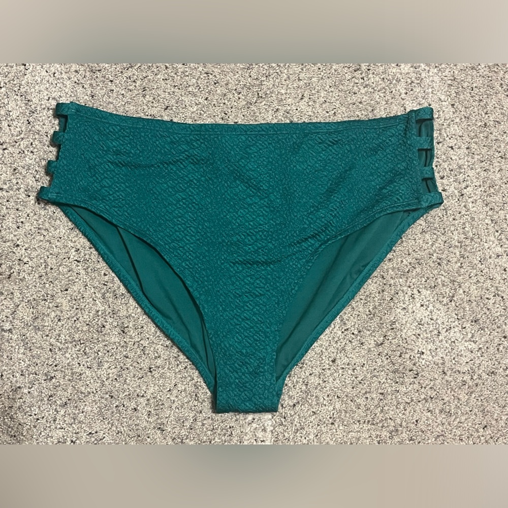 Time and Tru Green swim suit  Bikini Bottoms 1X (16W-18W)